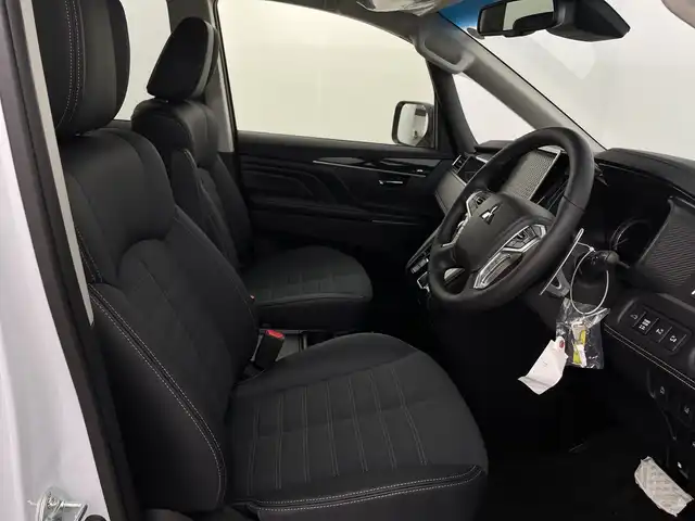 三菱 デリカＤ：５ シャモニー 新潟県 2025(令7)年 0.1千km パールⅡ 4WD/e-Assist/マルチアラウンドモニター/両側パワースライドドア/パワーバックドア/レーダークルーズコントロール/LEDオートライト/ハーフレザーシート/シートヒーター/純正18インチアルミホイール/パドルシフト/レーンキープアシスト/ブラインドスポットウォーニング/ステアリングヒーター/電格ミラー/ウィンカーミラー/スマートキー