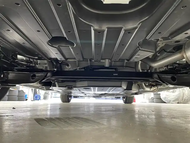 ホンダ フリード ハイブリット e:HEV クロスター 滋賀県 2025(令7)年 0.1千km プラチナホワイトパール 登録済未使用車/純正9インチナビ/【Bluetooth/フルセグTV/Apple CarPlay/Android Auto】/ホンダセンシング/・衝突軽減ブレーキ（CMBS）/・先行車発進お知らせ機能/・歩行者事故低減ステアリング/・路外逸脱抑制機能/・標識認識機能/・渋滞追従機能付アダプティブクルーズコントロール/・車線維持支援システム（LKAS）/・トラフィックジャムアシスト（渋滞運転支援機能）/・ブラインドスポットインフォメーション/・誤発進抑制機能/・後方誤発進抑制機能/・近距離衝突軽減ブレーキ/・急アクセル抑制機能/・パーキングセンサーシステム/・後退出庫サポート/・オートハイビーム/・アダプティブドライビングビーム/両側パワースライドドア/電動パーキングブレーキ/オートブレーキホールド/プッシュスタート/スマートキー/ステアリングリモコン