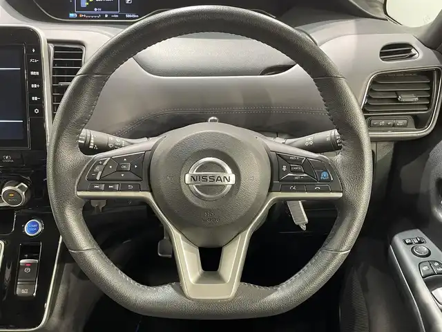 日産 セレナ e－パワー ハイウェイスター V 愛知県 2019(令1)年 5.9万km マルーンレッド 純正１０インチナビ登録時地図SDなし/（Bluetooth/FM/AM/フルセグTV/SD/CD・DVD再生）/アラウンドビュモニター　/プロパイロット　/衝突軽減ブレーキ　/両側パワースライドドア　/ビルトインＥＴＣ　/ブランドスポットモニター　/ドライブレコーダー　/ソナー/ＬＥＤヘッドライト/LEDフォグランプ/プッシュスタート　/　　-スマートキー/純正フロアマット/純正16インチAW/後席サンバイザー