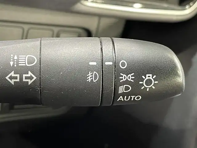 日産 セレナ e－パワー ハイウェイスター V 愛知県 2019(令1)年 5.9万km マルーンレッド 純正１０インチナビ登録時地図SDなし/（Bluetooth/FM/AM/フルセグTV/SD/CD・DVD再生）/アラウンドビュモニター　/プロパイロット　/衝突軽減ブレーキ　/両側パワースライドドア　/ビルトインＥＴＣ　/ブランドスポットモニター　/ドライブレコーダー　/ソナー/ＬＥＤヘッドライト/LEDフォグランプ/プッシュスタート　/　　-スマートキー/純正フロアマット/純正16インチAW/後席サンバイザー