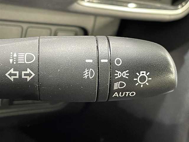 日産 セレナ e－パワー ハイウェイスター V 愛知県 2019(令1)年 5.9万km マルーンレッド 純正１０インチナビ登録時地図SDなし/（Bluetooth/FM/AM/フルセグTV/SD/CD・DVD再生）/アラウンドビュモニター　/プロパイロット　/衝突軽減ブレーキ　/両側パワースライドドア　/ビルトインＥＴＣ　/ブランドスポットモニター　/ドライブレコーダー　/ソナー/ＬＥＤヘッドライト/LEDフォグランプ/プッシュスタート　/　　-スマートキー/純正フロアマット/純正16インチAW/後席サンバイザー