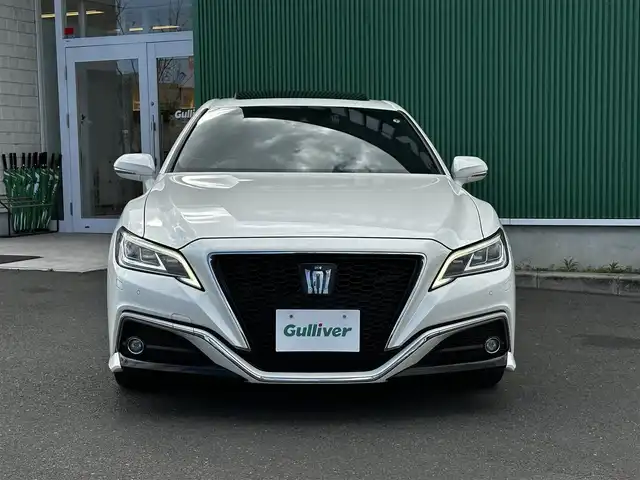 トヨタ クラウン ハイブリッド RS アドバンス 宮城県 2020(令2)年 9.5万km ホワイトパールクリスタルシャイン レザーシートパッケージ/・黒革シート/・シートベンチレーション/ムーンルーフ/デジタルインナーミラー/＝＝＝/セーフティセンス/・プリクラッシュセーフティ/・レーントレーシングアシスト/・レーダークルーズコントロール/・オートマチックハイビーム/・ロードサインアシスト/・先行車発進告知機能/ブラインドスポットモニター/リアクロストラフィックオートブレーキ/リアクロストラフィックアラート/純正ナビ/・CD/DVD/・Bluetooth/・フルセグTV/バックカメラ/ビルトインETC/ドライブレコーダー/AC100V/100Wコンセント/パワーシート/シートヒーター/ステアリグヒーター/革巻きステアリング/ステアリングスイッチ/パドルシフト/電動パーキングブレーキ/ブレーキホールド/3眼LEDヘッドランプ/シーケンシャルターンランプ/フォグランプ/オートライト/スマートキー＆プッシュスタート/スペアキー/電動格納ミラー/純正18インチAW/純正フロアマット/W/サイド/カーテンエアバッグ
