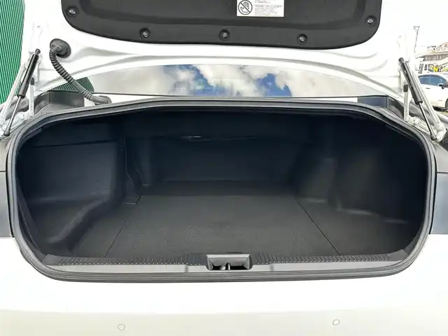 トヨタ クラウン ハイブリッド RS アドバンス 宮城県 2020(令2)年 9.5万km ホワイトパールクリスタルシャイン レザーシートパッケージ/・黒革シート/・シートベンチレーション/ムーンルーフ/デジタルインナーミラー/＝＝＝/セーフティセンス/・プリクラッシュセーフティ/・レーントレーシングアシスト/・レーダークルーズコントロール/・オートマチックハイビーム/・ロードサインアシスト/・先行車発進告知機能/ブラインドスポットモニター/リアクロストラフィックオートブレーキ/リアクロストラフィックアラート/純正ナビ/・CD/DVD/・Bluetooth/・フルセグTV/バックカメラ/ビルトインETC/ドライブレコーダー/AC100V/100Wコンセント/パワーシート/シートヒーター/ステアリグヒーター/革巻きステアリング/ステアリングスイッチ/パドルシフト/電動パーキングブレーキ/ブレーキホールド/3眼LEDヘッドランプ/シーケンシャルターンランプ/フォグランプ/オートライト/スマートキー＆プッシュスタート/スペアキー/電動格納ミラー/純正18インチAW/純正フロアマット/W/サイド/カーテンエアバッグ