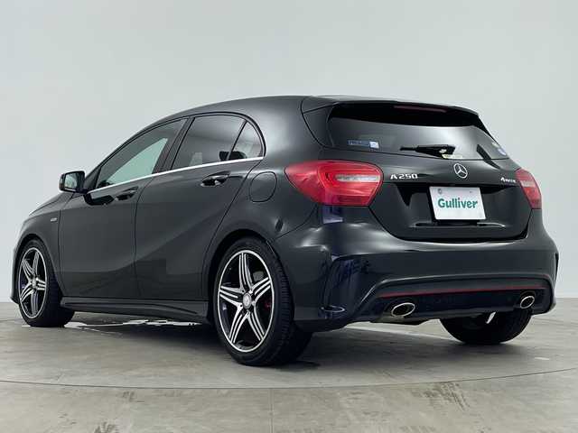 メルセデス・ベンツ Ａ２５０ シュポルト 4MATIC 鹿児島県 2014(平26)年 1.1万km コスモスブラック ワンオーナー/メーカーナビ/(BT/CD/AM/FM/フルセグTV)/バックカメラ/前後コーナーセンサー/パドルシフト/前席シートヒーター/前席パワーシート/シートメモリー/レザーシート/衝突軽減ブレーキ/４WD/ターボ/ETC/純正18インチアルミホイール/純正フロアマット/保証書/取扱説明書