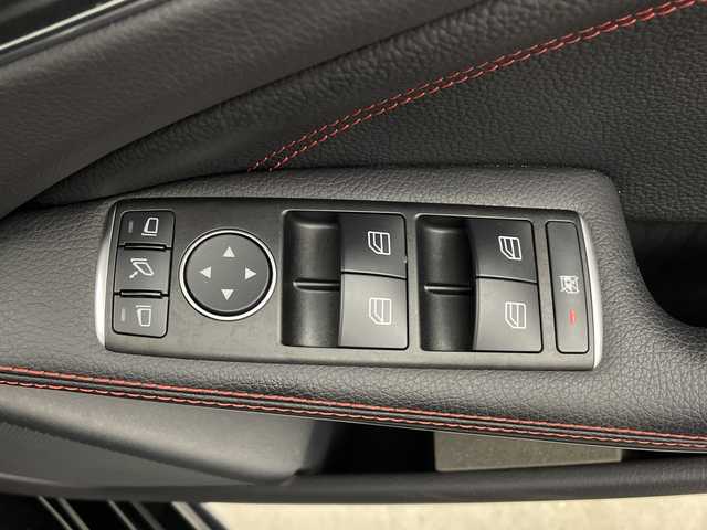 メルセデス・ベンツ Ａ２５０ シュポルト 4MATIC 鹿児島県 2014(平26)年 1.1万km コスモスブラック ワンオーナー/メーカーナビ/(BT/CD/AM/FM/フルセグTV)/バックカメラ/前後コーナーセンサー/パドルシフト/前席シートヒーター/前席パワーシート/シートメモリー/レザーシート/衝突軽減ブレーキ/４WD/ターボ/ETC/純正18インチアルミホイール/純正フロアマット/保証書/取扱説明書