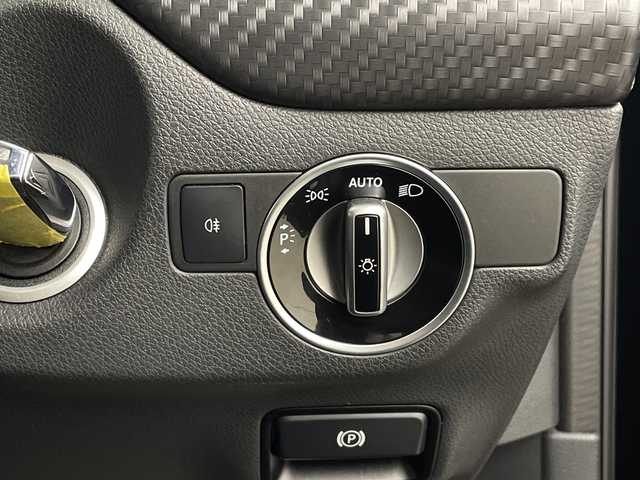 メルセデス・ベンツ Ａ２５０ シュポルト 4MATIC 鹿児島県 2014(平26)年 1.1万km コスモスブラック ワンオーナー/メーカーナビ/(BT/CD/AM/FM/フルセグTV)/バックカメラ/前後コーナーセンサー/パドルシフト/前席シートヒーター/前席パワーシート/シートメモリー/レザーシート/衝突軽減ブレーキ/４WD/ターボ/ETC/純正18インチアルミホイール/純正フロアマット/保証書/取扱説明書