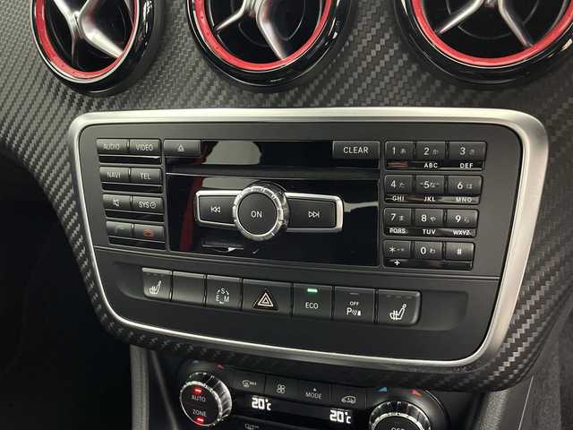 メルセデス・ベンツ Ａ２５０ シュポルト 4MATIC 鹿児島県 2014(平26)年 1.1万km コスモスブラック ワンオーナー/メーカーナビ/(BT/CD/AM/FM/フルセグTV)/バックカメラ/前後コーナーセンサー/パドルシフト/前席シートヒーター/前席パワーシート/シートメモリー/レザーシート/衝突軽減ブレーキ/４WD/ターボ/ETC/純正18インチアルミホイール/純正フロアマット/保証書/取扱説明書