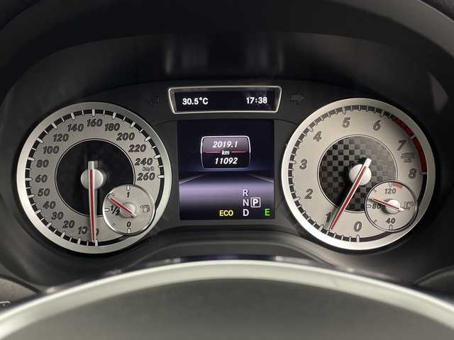 メルセデス・ベンツ Ａ２５０ シュポルト 4MATIC 鹿児島県 2014(平26)年 1.1万km コスモスブラック ワンオーナー/メーカーナビ/(BT/CD/AM/FM/フルセグTV)/バックカメラ/前後コーナーセンサー/パドルシフト/前席シートヒーター/前席パワーシート/シートメモリー/レザーシート/衝突軽減ブレーキ/４WD/ターボ/ETC/純正18インチアルミホイール/純正フロアマット/保証書/取扱説明書