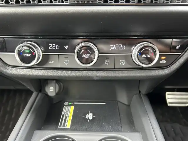 ホンダ ＺＲ－Ｖ ハイブリッド e:HEV Z 埼玉県 2025(令7)年 0.2万km パール ・ワンオーナー/新車1か月点検（5月26日）　6か月点検（9月28日）/・Honda SENSING/・前後ドライブレコーダー/・後退出庫サポート/・アダプティブドライビングビーム/・マルチビューカメラシステム/・Honda CONNECTディスプレー（TVキャンセラー）/・＋ETC2.0車載器＋ワイヤレス充電器/・本革シート＋運転席8ウェイ助手席4ウェイパワーシート/・ドライビングポジションシステム付/・運転席＆助手席シートヒーター/・BOSEプレミアムサウンドシステム(12スピーカー)/・ハンズフリーアクセスパワーテールゲート/(予約クローズ機能付)/・18インチアルミホイール(切削＋ベルリナブラック)/・ステアリングヒーター/・レーダークルーズコントロール/・イルミネーションスカッフプレート/・電子パキングブレーキ/・オートホールド/・オートライト/・LEDヘットライト/・BSM/・コーナーセンサー/・保証書/・取説/・スマートキー×２/・プレミアムグラスコーティング新車時施工メンテナンスキット車載
