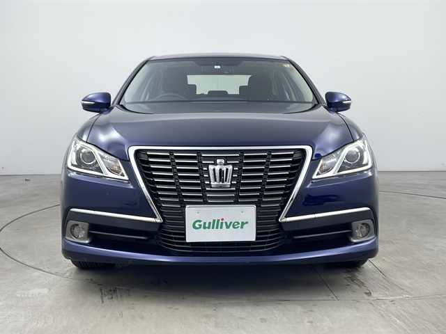 トヨタ クラウン ロイヤル ロイヤル 兵庫県 2013(平25)年 8.3万km ダークブルーマイカ ・純正HDＤナビ（フルセグ・ＢＴ・ＤＶＤ・ＣＤ・ＨＤＤ）/・バックカメラ/・クルーズコントロール/・ビルトインＥＴＣ/・ドライブレコーダー/・ＬＥＤオートライト/・フォグランプ/・ＭＴモード付ＡＴ/・ステアリングリモコン/・オールオートパワーウィンドウ/・純正16インチアルミホイール/・フロアマット/・横滑り防止/・スマートキー/・プッシュスタート/・Ｗ＋サイドエアバック/・カーテンエアバック/・電動格納ミラー/・ウインカーミラー