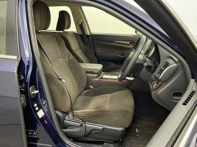 トヨタ クラウン ロイヤル ロイヤル 兵庫県 2013(平25)年 8.3万km ダークブルーマイカ ・純正HDＤナビ（フルセグ・ＢＴ・ＤＶＤ・ＣＤ・ＨＤＤ）/・バックカメラ/・クルーズコントロール/・ビルトインＥＴＣ/・ドライブレコーダー/・ＬＥＤオートライト/・フォグランプ/・ＭＴモード付ＡＴ/・ステアリングリモコン/・オールオートパワーウィンドウ/・純正16インチアルミホイール/・フロアマット/・横滑り防止/・スマートキー/・プッシュスタート/・Ｗ＋サイドエアバック/・カーテンエアバック/・電動格納ミラー/・ウインカーミラー