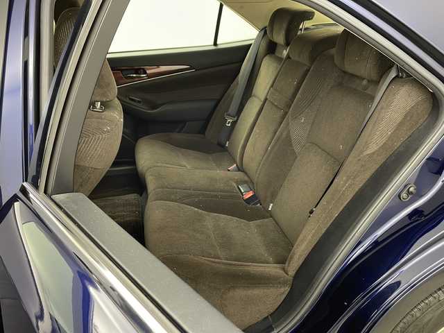 トヨタ クラウン ロイヤル ロイヤル 兵庫県 2013(平25)年 8.3万km ダークブルーマイカ ・純正HDＤナビ（フルセグ・ＢＴ・ＤＶＤ・ＣＤ・ＨＤＤ）/・バックカメラ/・クルーズコントロール/・ビルトインＥＴＣ/・ドライブレコーダー/・ＬＥＤオートライト/・フォグランプ/・ＭＴモード付ＡＴ/・ステアリングリモコン/・オールオートパワーウィンドウ/・純正16インチアルミホイール/・フロアマット/・横滑り防止/・スマートキー/・プッシュスタート/・Ｗ＋サイドエアバック/・カーテンエアバック/・電動格納ミラー/・ウインカーミラー