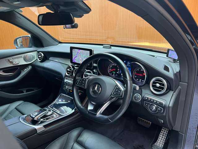 メルセデス・ベンツ ＧＬＣ２２０ d 4マチック クーペ スポーツ 本革 千葉県 2017(平29)年 6.6万km 紺 パノラマSR　/Burmesterサウンド　/黒革シート　/ACC　/ナビ　/TV　/360°Bluetooth接続　/HUD　/シートヒーター　/電動リアゲート　/アクティブパーキング　/アンビエントライト　/衝突軽減B　/BSM　/LKA　/ETC　/ドラレコ