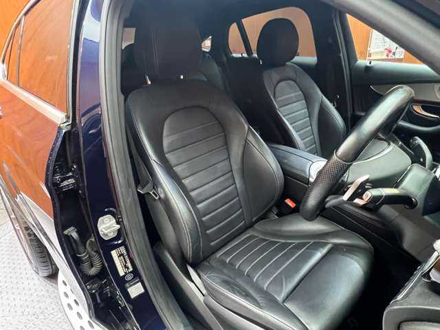 メルセデス・ベンツ ＧＬＣ２２０ d 4マチック クーペ スポーツ 本革 千葉県 2017(平29)年 6.6万km 紺 パノラマSR　/Burmesterサウンド　/黒革シート　/ACC　/ナビ　/TV　/360°Bluetooth接続　/HUD　/シートヒーター　/電動リアゲート　/アクティブパーキング　/アンビエントライト　/衝突軽減B　/BSM　/LKA　/ETC　/ドラレコ