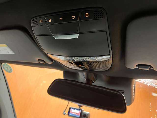 メルセデス・ベンツ ＧＬＣ２２０ d 4マチック クーペ スポーツ 本革 千葉県 2017(平29)年 6.6万km 紺 パノラマSR　/Burmesterサウンド　/黒革シート　/ACC　/ナビ　/TV　/360°Bluetooth接続　/HUD　/シートヒーター　/電動リアゲート　/アクティブパーキング　/アンビエントライト　/衝突軽減B　/BSM　/LKA　/ETC　/ドラレコ
