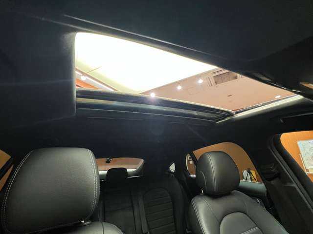 メルセデス・ベンツ ＧＬＣ２２０ d 4マチック クーペ スポーツ 本革 千葉県 2017(平29)年 6.6万km 紺 パノラマSR　/Burmesterサウンド　/黒革シート　/ACC　/ナビ　/TV　/360°Bluetooth接続　/HUD　/シートヒーター　/電動リアゲート　/アクティブパーキング　/アンビエントライト　/衝突軽減B　/BSM　/LKA　/ETC　/ドラレコ