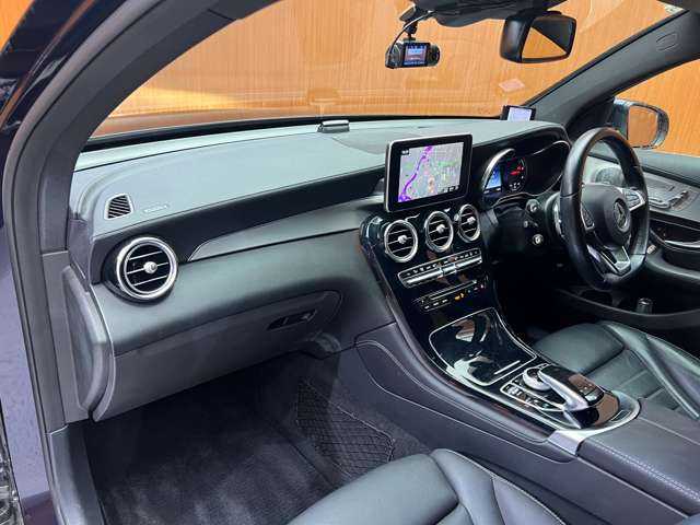 メルセデス・ベンツ ＧＬＣ２２０ d 4マチック クーペ スポーツ 本革 千葉県 2017(平29)年 6.6万km 紺 パノラマSR　/Burmesterサウンド　/黒革シート　/ACC　/ナビ　/TV　/360°Bluetooth接続　/HUD　/シートヒーター　/電動リアゲート　/アクティブパーキング　/アンビエントライト　/衝突軽減B　/BSM　/LKA　/ETC　/ドラレコ