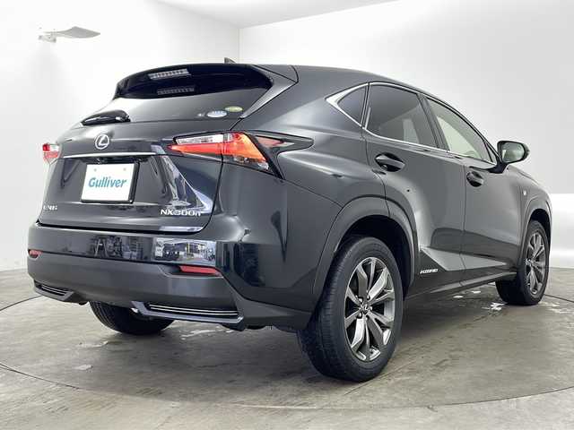 レクサス ＮＸ 300h Fスポーツ 兵庫県 2016(平28)年 4.3万km グラファイトブラックガラスフレーク ・LEXUSsafety/・プリクラッシュセーフティ/・レーンディパチャーアラート/・レーダークルーズコントロール/・オートハイビーム/・三眼LEDライト/・クリアランスソナー/・純正ナビ/CD/DVD/Blu-ray/USB/TV/・パノラミックビューモニター/・ビルトインETC2.0/・ブラインドスポットモニター/・パワーバックドア/・パドルシフト/・革巻きステアリング/・ステアリングスイッチ/・本革シート/・前席シートヒーター/・前席ベンチレーション/・前方ドライブレコーダー/・純正１８インチアルミホイール/・純正フロアマット