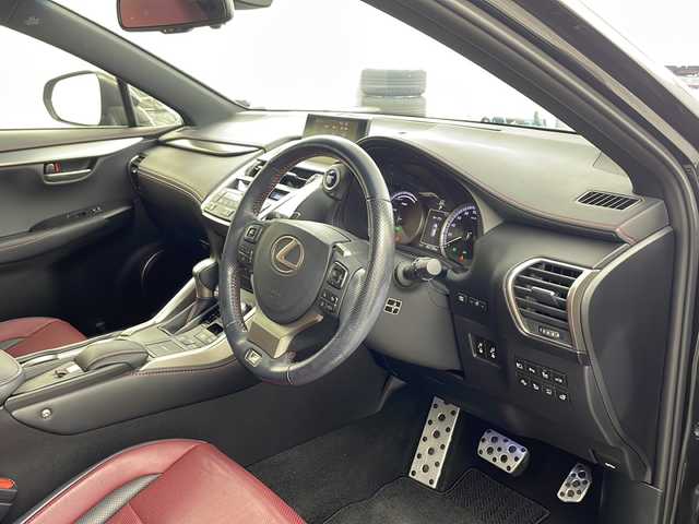 レクサス ＮＸ 300h Fスポーツ 兵庫県 2016(平28)年 4.3万km グラファイトブラックガラスフレーク ・LEXUSsafety/・プリクラッシュセーフティ/・レーンディパチャーアラート/・レーダークルーズコントロール/・オートハイビーム/・三眼LEDライト/・クリアランスソナー/・純正ナビ/CD/DVD/Blu-ray/USB/TV/・パノラミックビューモニター/・ビルトインETC2.0/・ブラインドスポットモニター/・パワーバックドア/・パドルシフト/・革巻きステアリング/・ステアリングスイッチ/・本革シート/・前席シートヒーター/・前席ベンチレーション/・前方ドライブレコーダー/・純正１８インチアルミホイール/・純正フロアマット