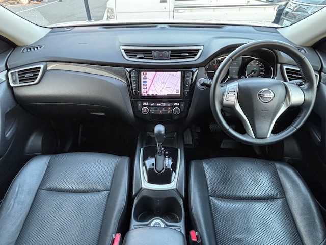 日産 エクストレイル ハイブリッド 20X エマージェンシーブレーキ 宮城県 2016(平28)年 15.3万km ブリリアントホワイトパール 登録時走行距離153005km/純正SDナビ/iPod・SD・FM・AM・TV・USB・Bluetooth・CD・DVD/クリアランスソナー/ダウンヒルアシストコントロール/シートヒーター/ビルトインETC/パワーステアリング/横滑り防止装置/エマージェンシーブレーキ/ルーフレール/コーナーセンサー/純正LEDヘッドライト/AAC/オートライト/純正アルミホイール/純正ドアバイザー/パワーウインドウ