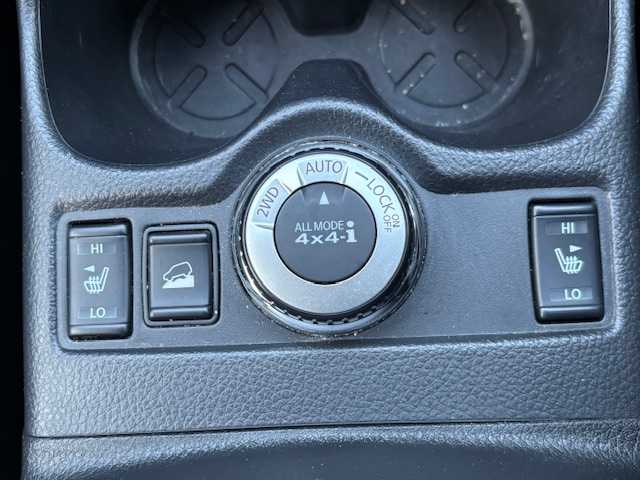 日産 エクストレイル ハイブリッド 20X エマージェンシーブレーキ 宮城県 2016(平28)年 15.3万km ブリリアントホワイトパール 登録時走行距離153005km/純正SDナビ/iPod・SD・FM・AM・TV・USB・Bluetooth・CD・DVD/クリアランスソナー/ダウンヒルアシストコントロール/シートヒーター/ビルトインETC/パワーステアリング/横滑り防止装置/エマージェンシーブレーキ/ルーフレール/コーナーセンサー/純正LEDヘッドライト/AAC/オートライト/純正アルミホイール/純正ドアバイザー/パワーウインドウ