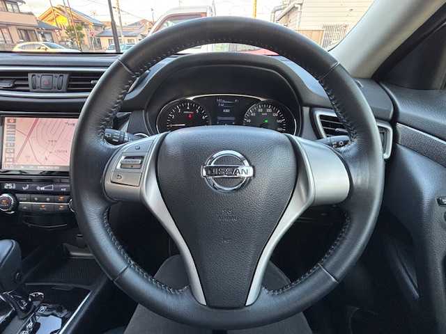 日産 エクストレイル ハイブリッド 20X エマージェンシーブレーキ 宮城県 2016(平28)年 15.3万km ブリリアントホワイトパール 登録時走行距離153005km/純正SDナビ/iPod・SD・FM・AM・TV・USB・Bluetooth・CD・DVD/クリアランスソナー/ダウンヒルアシストコントロール/シートヒーター/ビルトインETC/パワーステアリング/横滑り防止装置/エマージェンシーブレーキ/ルーフレール/コーナーセンサー/純正LEDヘッドライト/AAC/オートライト/純正アルミホイール/純正ドアバイザー/パワーウインドウ