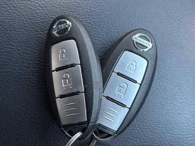 日産 エクストレイル ハイブリッド 20X エマージェンシーブレーキ 宮城県 2016(平28)年 15.3万km ブリリアントホワイトパール 登録時走行距離153005km/純正SDナビ/iPod・SD・FM・AM・TV・USB・Bluetooth・CD・DVD/クリアランスソナー/ダウンヒルアシストコントロール/シートヒーター/ビルトインETC/パワーステアリング/横滑り防止装置/エマージェンシーブレーキ/ルーフレール/コーナーセンサー/純正LEDヘッドライト/AAC/オートライト/純正アルミホイール/純正ドアバイザー/パワーウインドウ