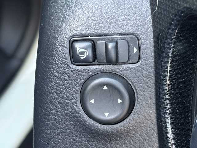 日産 エクストレイル ハイブリッド 20X エマージェンシーブレーキ 宮城県 2016(平28)年 15.3万km ブリリアントホワイトパール 登録時走行距離153005km/純正SDナビ/iPod・SD・FM・AM・TV・USB・Bluetooth・CD・DVD/クリアランスソナー/ダウンヒルアシストコントロール/シートヒーター/ビルトインETC/パワーステアリング/横滑り防止装置/エマージェンシーブレーキ/ルーフレール/コーナーセンサー/純正LEDヘッドライト/AAC/オートライト/純正アルミホイール/純正ドアバイザー/パワーウインドウ