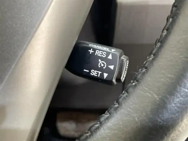 トヨタ プリウス G ツーリングセレクション 岩手県 2013(平25)年 13万km ホワイトパールクリスタルシャイン 寒冷地仕様/クルーズコントロール/横滑り防止装置/純正ナビ/フルセグTV/バックカメラ/ETC/運転席パワーシート/オートライト/LEDヘッドランプ/純正アルミホイール