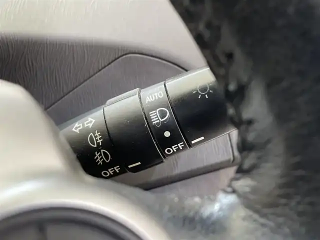 トヨタ プリウス G ツーリングセレクション 岩手県 2013(平25)年 13万km ホワイトパールクリスタルシャイン 寒冷地仕様/クルーズコントロール/横滑り防止装置/純正ナビ/フルセグTV/バックカメラ/ETC/運転席パワーシート/オートライト/LEDヘッドランプ/純正アルミホイール