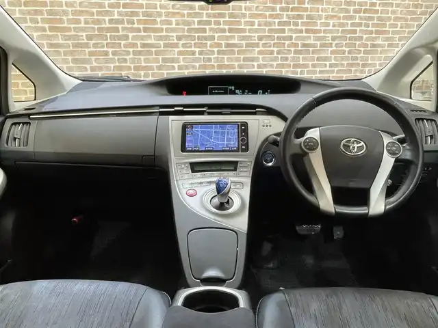 トヨタ プリウス G ツーリングセレクション 岩手県 2013(平25)年 13万km ホワイトパールクリスタルシャイン 寒冷地仕様/クルーズコントロール/横滑り防止装置/純正ナビ/フルセグTV/バックカメラ/ETC/運転席パワーシート/オートライト/LEDヘッドランプ/純正アルミホイール