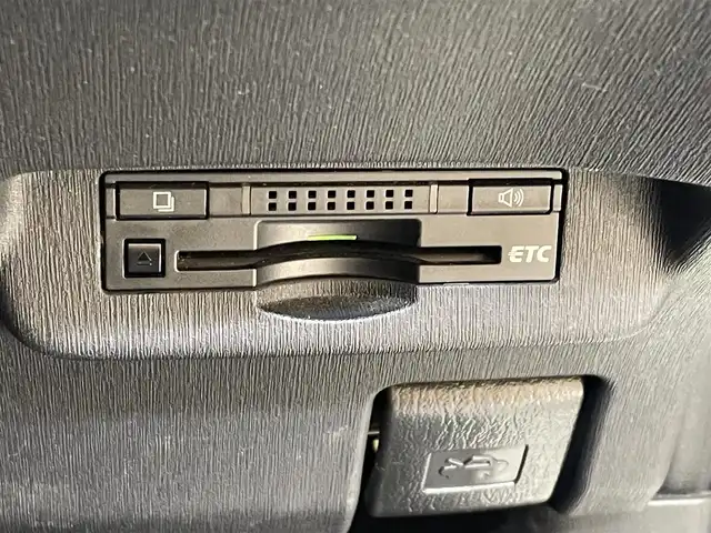 トヨタ プリウス G ツーリングセレクション 岩手県 2013(平25)年 13万km ホワイトパールクリスタルシャイン 寒冷地仕様/クルーズコントロール/横滑り防止装置/純正ナビ/フルセグTV/バックカメラ/ETC/運転席パワーシート/オートライト/LEDヘッドランプ/純正アルミホイール