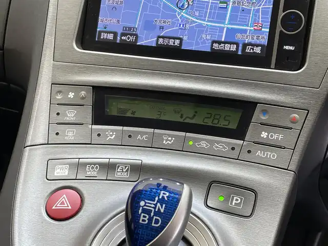 トヨタ プリウス G ツーリングセレクション 岩手県 2013(平25)年 13万km ホワイトパールクリスタルシャイン 寒冷地仕様/クルーズコントロール/横滑り防止装置/純正ナビ/フルセグTV/バックカメラ/ETC/運転席パワーシート/オートライト/LEDヘッドランプ/純正アルミホイール