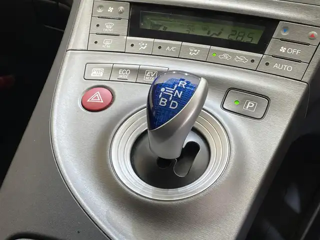 トヨタ プリウス G ツーリングセレクション 岩手県 2013(平25)年 13万km ホワイトパールクリスタルシャイン 寒冷地仕様/クルーズコントロール/横滑り防止装置/純正ナビ/フルセグTV/バックカメラ/ETC/運転席パワーシート/オートライト/LEDヘッドランプ/純正アルミホイール