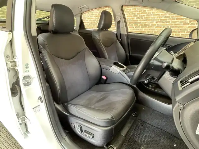 トヨタ プリウス G ツーリングセレクション 岩手県 2013(平25)年 13万km ホワイトパールクリスタルシャイン 寒冷地仕様/クルーズコントロール/横滑り防止装置/純正ナビ/フルセグTV/バックカメラ/ETC/運転席パワーシート/オートライト/LEDヘッドランプ/純正アルミホイール