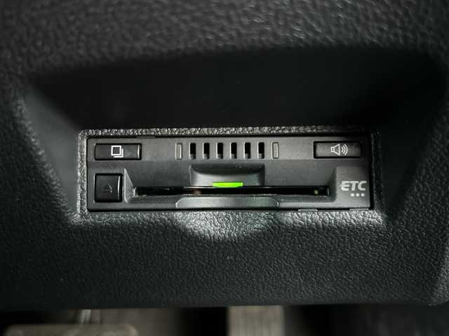 トヨタ プリウス S ツーリングセレクション 神奈川県 2016(平28)年 5.1万km ホワイトパールクリスタルシャイン 純正SDナビ【NSCD-W66】/AM　FM　ワンセグ　CD　AUX　Bluetooth/バックカメラ/モデリスタエアロ/トヨタセーフティセンスP/レーダークルーズコントロール/合皮革シート/前席シートヒーター/ビルトインETC/革巻きステアリング/ステアリングリモコン/スマートキー×2/純正フロアマット/トノカバー/ISOFIX対応/LEDヘッドライト/フォグランプ/純正17インチアルミ/レーンディパーチャーアラート/プリクラッシュセーフティシステム/オートマチックハイビーム/ふらつき検知