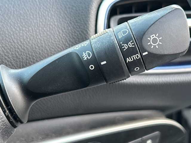 トヨタ プリウス S ツーリングセレクション 神奈川県 2016(平28)年 5.1万km ホワイトパールクリスタルシャイン 純正SDナビ【NSCD-W66】/AM　FM　ワンセグ　CD　AUX　Bluetooth/バックカメラ/モデリスタエアロ/トヨタセーフティセンスP/レーダークルーズコントロール/合皮革シート/前席シートヒーター/ビルトインETC/革巻きステアリング/ステアリングリモコン/スマートキー×2/純正フロアマット/トノカバー/ISOFIX対応/LEDヘッドライト/フォグランプ/純正17インチアルミ/レーンディパーチャーアラート/プリクラッシュセーフティシステム/オートマチックハイビーム/ふらつき検知