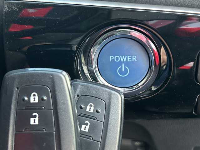 トヨタ プリウス S ツーリングセレクション 神奈川県 2016(平28)年 5.1万km ホワイトパールクリスタルシャイン 純正SDナビ【NSCD-W66】/AM　FM　ワンセグ　CD　AUX　Bluetooth/バックカメラ/モデリスタエアロ/トヨタセーフティセンスP/レーダークルーズコントロール/合皮革シート/前席シートヒーター/ビルトインETC/革巻きステアリング/ステアリングリモコン/スマートキー×2/純正フロアマット/トノカバー/ISOFIX対応/LEDヘッドライト/フォグランプ/純正17インチアルミ/レーンディパーチャーアラート/プリクラッシュセーフティシステム/オートマチックハイビーム/ふらつき検知