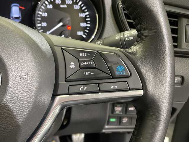 日産 エクストレイル 20Xi 愛媛県 2019(令1)年 7.2万km ブリリアントホワイトパール 純正9インチナビ（ＭＭ５１８Ｄ－Ｌ）/フルセグＴＶ　Bluetooth DVD　ブルーレイ/プロパイロット/アラウンドビューモニター/デジタルインナーミラー/ブラインドスポットモニター/コーナーセンサー/ＬＥＤヘッドライト/ＬＥＤライト/パワーバックドア/ＥＴＣ/ＴＶキャンセラー/電子パーキング/ドライブレコーダー（2DR043）