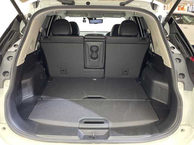 日産 エクストレイル 20Xi 愛媛県 2019(令1)年 7.2万km ブリリアントホワイトパール 純正9インチナビ（ＭＭ５１８Ｄ－Ｌ）/フルセグＴＶ　Bluetooth DVD　ブルーレイ/プロパイロット/アラウンドビューモニター/デジタルインナーミラー/ブラインドスポットモニター/コーナーセンサー/ＬＥＤヘッドライト/ＬＥＤライト/パワーバックドア/ＥＴＣ/ＴＶキャンセラー/電子パーキング/ドライブレコーダー（2DR043）