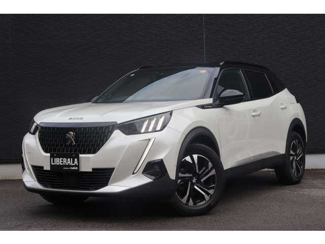 プジョー ２００８ GTライン 大分県 2021(令3)年 3.5万km パールⅡ ワンオーナー/パノラミックサンルーフ/アクティブセーフティブレーキ/アクティブクルーズコントロール/ブラインドスポットモニター/レーンポジショニングアシスト/純正ディスプレイオーディオ（社外ナビあり）/ＣａｒＰｌａｙ/Bluetooth/地デジ/バックカメラ/ハーフレザー/シートヒーター/パドルシフト/ＬＥＤヘッドライト/インテリジェントハイビーム/純正１７インチＡＷ/ＥＴＣ