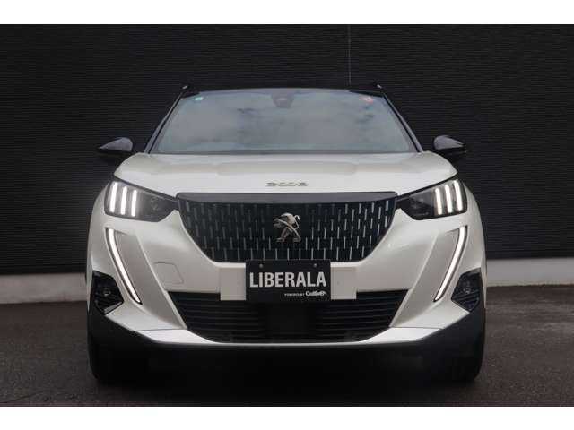 プジョー ２００８ GTライン 大分県 2021(令3)年 3.5万km パールⅡ ワンオーナー/パノラミックサンルーフ/アクティブセーフティブレーキ/アクティブクルーズコントロール/ブラインドスポットモニター/レーンポジショニングアシスト/純正ディスプレイオーディオ（社外ナビあり）/ＣａｒＰｌａｙ/Bluetooth/地デジ/バックカメラ/ハーフレザー/シートヒーター/パドルシフト/ＬＥＤヘッドライト/インテリジェントハイビーム/純正１７インチＡＷ/ＥＴＣ