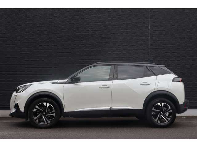 プジョー ２００８ GTライン 大分県 2021(令3)年 3.5万km パールⅡ ワンオーナー/パノラミックサンルーフ/アクティブセーフティブレーキ/アクティブクルーズコントロール/ブラインドスポットモニター/レーンポジショニングアシスト/純正ディスプレイオーディオ（社外ナビあり）/ＣａｒＰｌａｙ/Bluetooth/地デジ/バックカメラ/ハーフレザー/シートヒーター/パドルシフト/ＬＥＤヘッドライト/インテリジェントハイビーム/純正１７インチＡＷ/ＥＴＣ