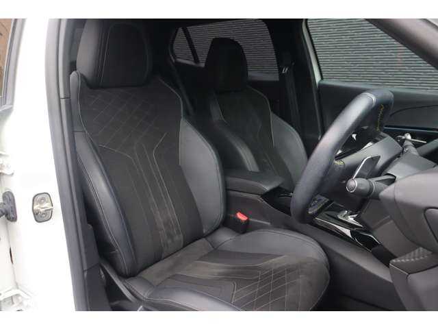 プジョー ２００８ GTライン 大分県 2021(令3)年 3.5万km パールⅡ ワンオーナー/パノラミックサンルーフ/アクティブセーフティブレーキ/アクティブクルーズコントロール/ブラインドスポットモニター/レーンポジショニングアシスト/純正ディスプレイオーディオ（社外ナビあり）/ＣａｒＰｌａｙ/Bluetooth/地デジ/バックカメラ/ハーフレザー/シートヒーター/パドルシフト/ＬＥＤヘッドライト/インテリジェントハイビーム/純正１７インチＡＷ/ＥＴＣ