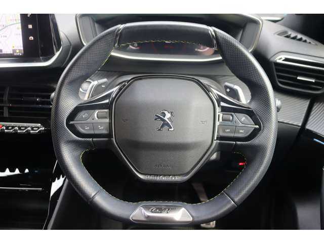 プジョー ２００８ GTライン 大分県 2021(令3)年 3.5万km パールⅡ ワンオーナー/パノラミックサンルーフ/アクティブセーフティブレーキ/アクティブクルーズコントロール/ブラインドスポットモニター/レーンポジショニングアシスト/純正ディスプレイオーディオ（社外ナビあり）/ＣａｒＰｌａｙ/Bluetooth/地デジ/バックカメラ/ハーフレザー/シートヒーター/パドルシフト/ＬＥＤヘッドライト/インテリジェントハイビーム/純正１７インチＡＷ/ＥＴＣ
