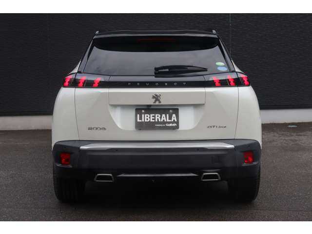 プジョー ２００８ GTライン 大分県 2021(令3)年 3.5万km パールⅡ ワンオーナー/パノラミックサンルーフ/アクティブセーフティブレーキ/アクティブクルーズコントロール/ブラインドスポットモニター/レーンポジショニングアシスト/純正ディスプレイオーディオ（社外ナビあり）/ＣａｒＰｌａｙ/Bluetooth/地デジ/バックカメラ/ハーフレザー/シートヒーター/パドルシフト/ＬＥＤヘッドライト/インテリジェントハイビーム/純正１７インチＡＷ/ＥＴＣ