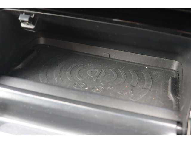 プジョー ２００８ GTライン 大分県 2021(令3)年 3.5万km パールⅡ ワンオーナー/パノラミックサンルーフ/アクティブセーフティブレーキ/アクティブクルーズコントロール/ブラインドスポットモニター/レーンポジショニングアシスト/純正ディスプレイオーディオ（社外ナビあり）/ＣａｒＰｌａｙ/Bluetooth/地デジ/バックカメラ/ハーフレザー/シートヒーター/パドルシフト/ＬＥＤヘッドライト/インテリジェントハイビーム/純正１７インチＡＷ/ＥＴＣ