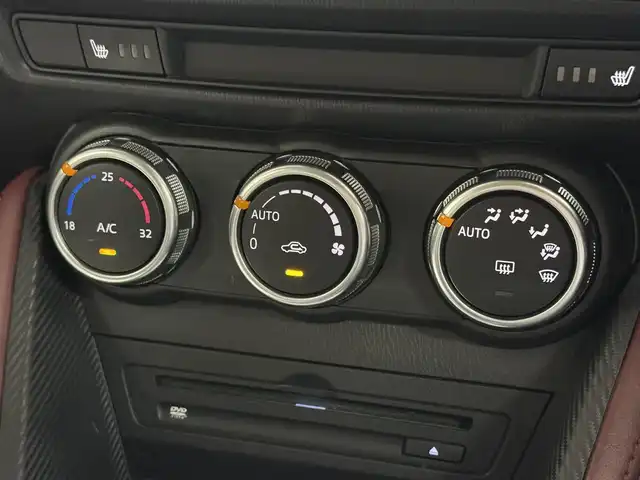 マツダ ＣＸ－３ XD ツーリング Lパッケージ 三重県 2015(平27)年 6万km ソウルレッドプレミアムメタリック 1.5L ディーゼルターボ/4WD/MTモード付フロア6AT/純正 7インチナビ/（FM/AM/aha/Stitcher/Bluetooth/USB/【OP】CD/AUX/DVD/TV）/バックカメラ/BOSEサウンドシステム＋7スピーカー/ドライブレコーダー 前方/ETC/安全/・スマートシティブレーキサポート（SCBS）/・スマートブレーキサポート（SBS）/・車線逸脱警報システム（LDWS）/・マツダレーダークルーズコントロール（MRCC）/・ブラインドスポットモニタリング（BSM：リヤクロストラフィックアラート機能付）/・車間認知支援システム/・ハイビームコントロールシステム（HBC）/装備/・ハーフレザーシート/・シートヒーター（D/N）/・オートエアコン/・オートライト/・LED ヘッドライト＆フロントフォグライト/・レインセンサーワイパー（オートフロントワイパー）/・パドルシフト/・ステアリングスイッチ/・プッシュスタート/・純正18inAW/・保/・予備スマートキーx1、リモコンエンジンスターターx1/など