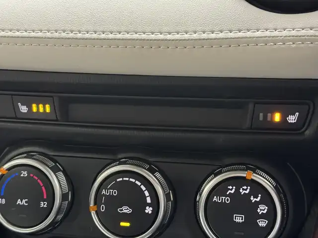 マツダ ＣＸ－３ XD ツーリング Lパッケージ 三重県 2015(平27)年 6万km ソウルレッドプレミアムメタリック 1.5L ディーゼルターボ/4WD/MTモード付フロア6AT/純正 7インチナビ/（FM/AM/aha/Stitcher/Bluetooth/USB/【OP】CD/AUX/DVD/TV）/バックカメラ/BOSEサウンドシステム＋7スピーカー/ドライブレコーダー 前方/ETC/安全/・スマートシティブレーキサポート（SCBS）/・スマートブレーキサポート（SBS）/・車線逸脱警報システム（LDWS）/・マツダレーダークルーズコントロール（MRCC）/・ブラインドスポットモニタリング（BSM：リヤクロストラフィックアラート機能付）/・車間認知支援システム/・ハイビームコントロールシステム（HBC）/装備/・ハーフレザーシート/・シートヒーター（D/N）/・オートエアコン/・オートライト/・LED ヘッドライト＆フロントフォグライト/・レインセンサーワイパー（オートフロントワイパー）/・パドルシフト/・ステアリングスイッチ/・プッシュスタート/・純正18inAW/・保/・予備スマートキーx1、リモコンエンジンスターターx1/など