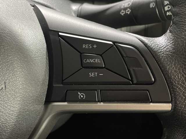 日産 セレナ ハイウェイスターVセレクションⅡ 神奈川県 2018(平30)年 6.7万km ブリリアントホワイトパール 純正9インチナビ/（CD/DVD/フルセグTV/Bluetooth）/全方位カメラ/純正フリップダウンモニター/前後コーナーセンサー/セーフティパックA/エマージェンシーブレーキ/クルーズコントロール/ETC/両側パワースライドドア/LEDヘッドライト/オートライト/スマートキー/プッシュスタート/ステアリングスイッチ/純正16インチAW/フロアマット
